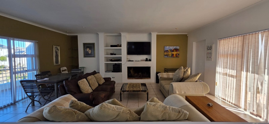 6 Bedroom Property for Sale in Vermont Western Cape
